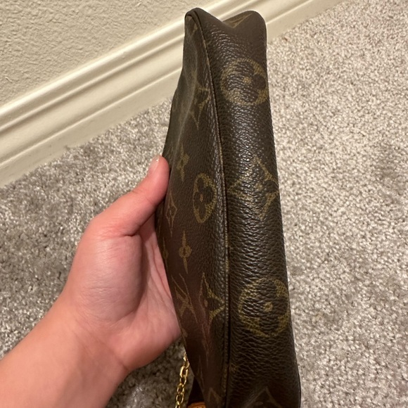 SOLD Louis Vuitton Monogram Mini Pochette Accessories - Picture 4 of 8